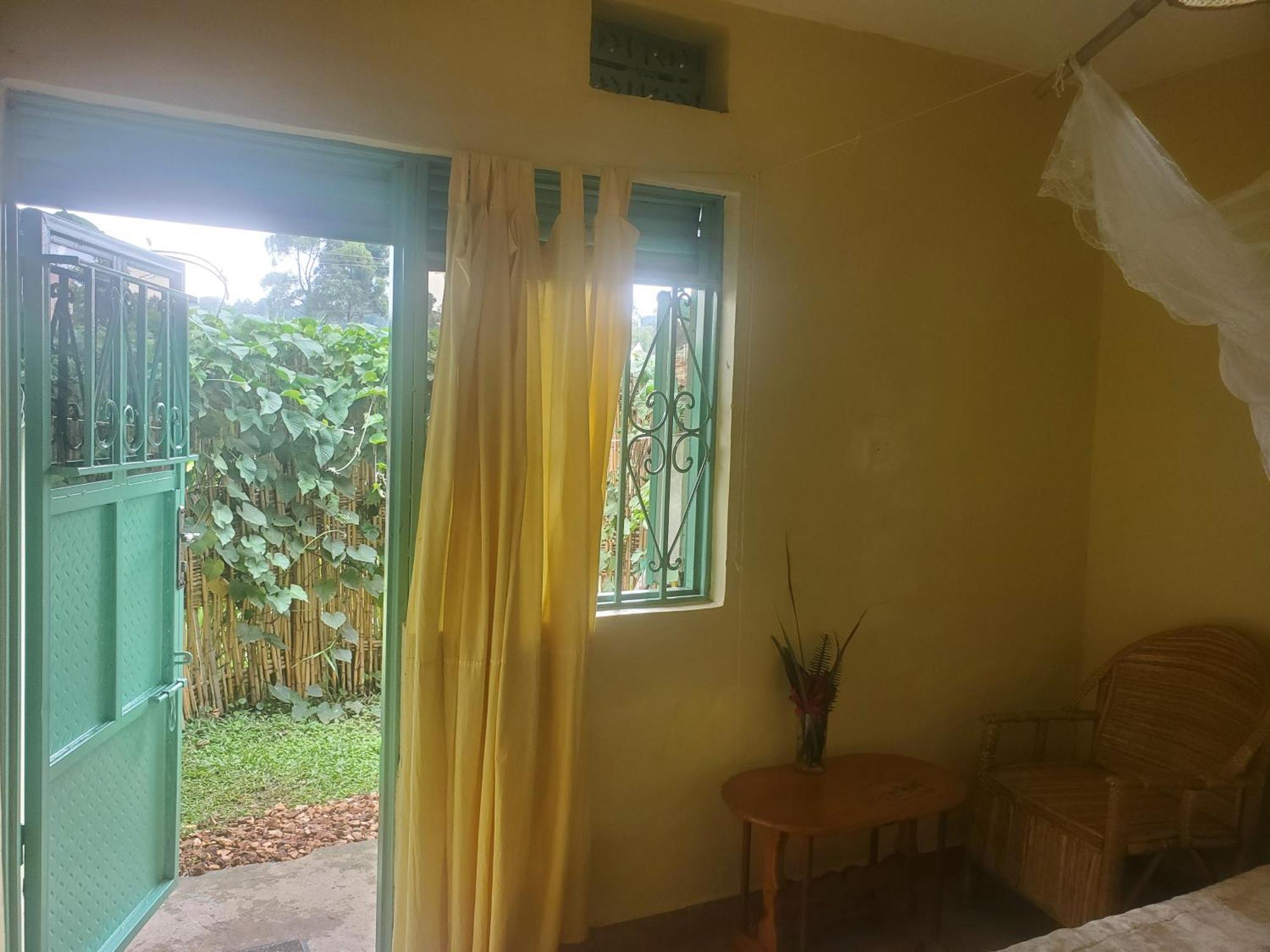 Gaia Eco Hub Bnb Fort Portal Ngoại thất bức ảnh