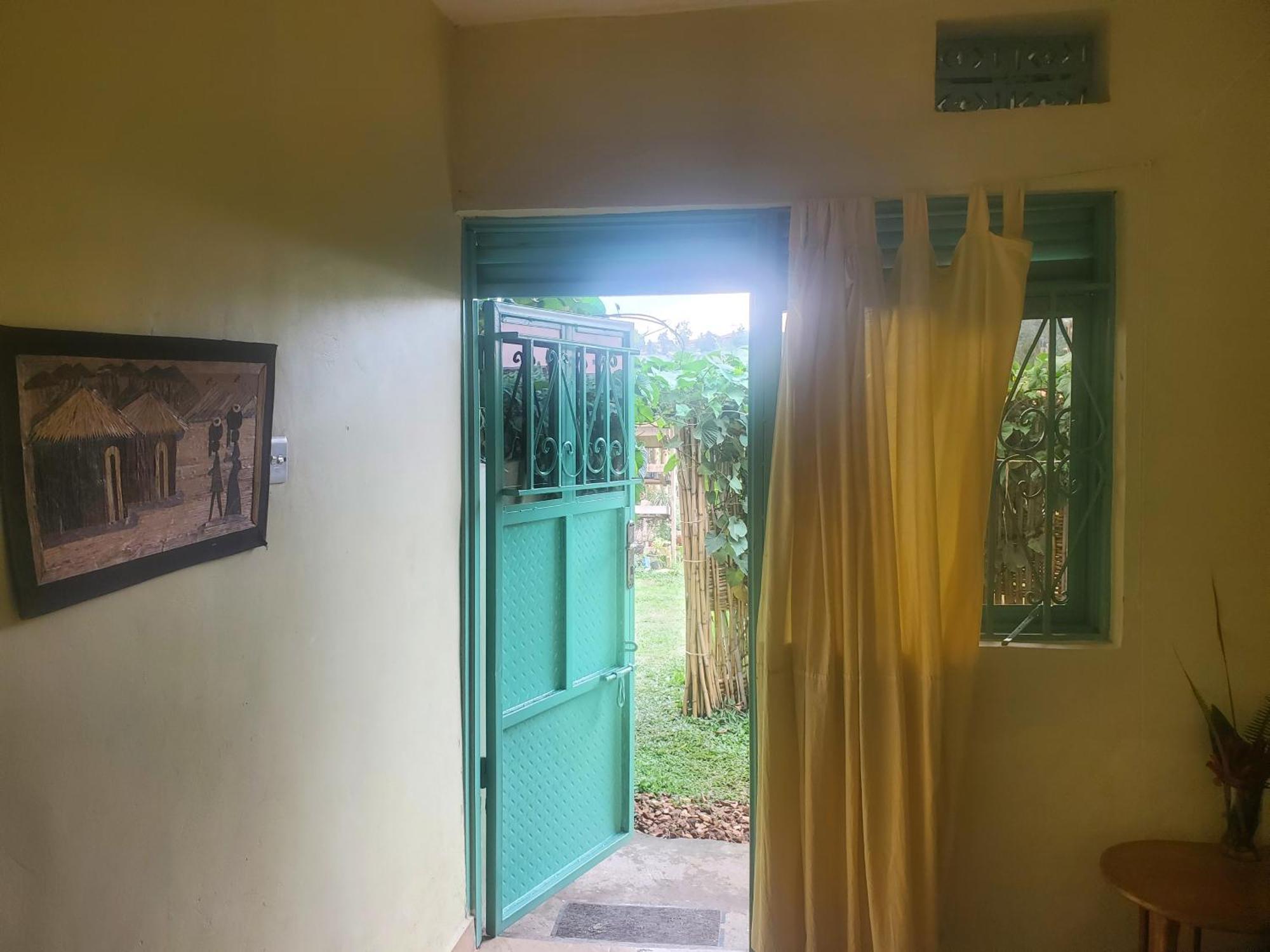 Gaia Eco Hub Bnb Fort Portal Ngoại thất bức ảnh