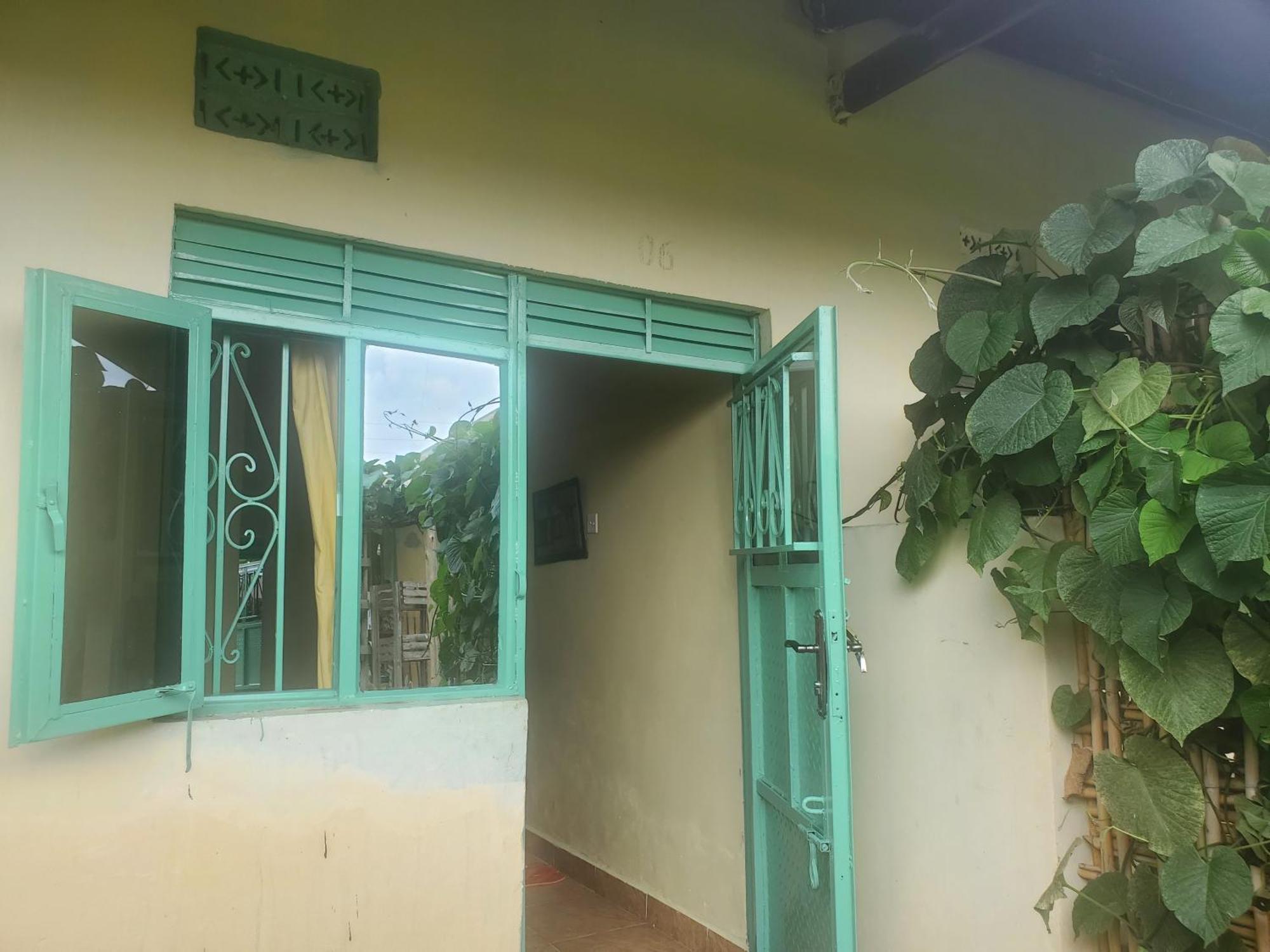 Gaia Eco Hub Bnb Fort Portal Ngoại thất bức ảnh