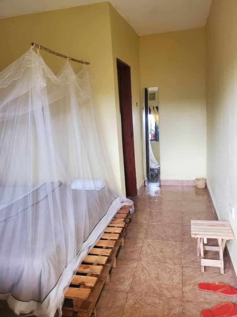 Gaia Eco Hub Bnb Fort Portal Ngoại thất bức ảnh